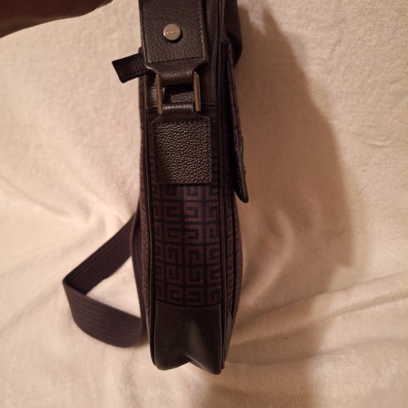 Givenchy Crossbody Unisex - Picture 5 of 14